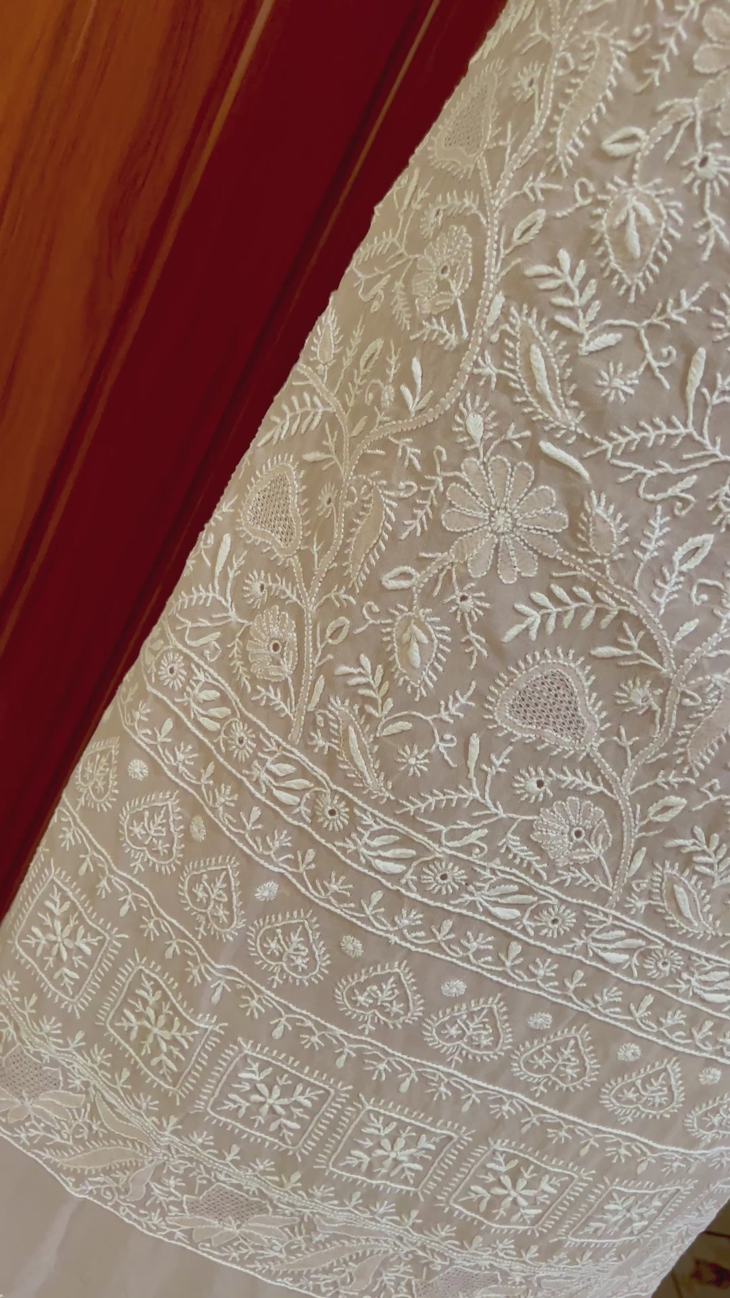 Suhaan 3 taar Chikankari front and back embroidered kurta and dupatta